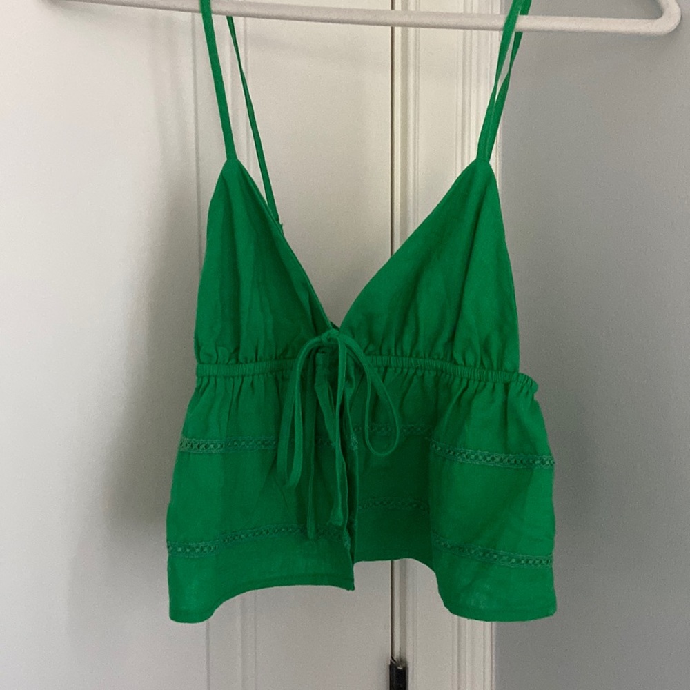 Tie in the front top